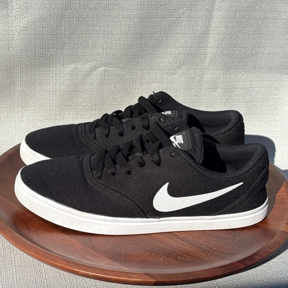 Nike SB Check Canvas Big Kids' Skate Shoes Black and White Shoes Sz 6.5Y